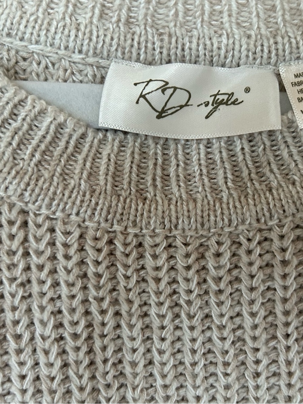 RD Style Cream Knit Scoop-Neck Button Side Sweater. Size XL - Picture 4 of 4